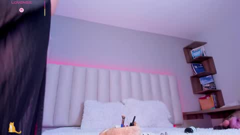  Sally White  online show from 09.18.25