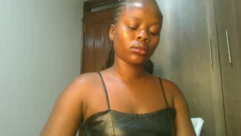 Snapshot of sallysasha254 chatting on 12.05.24 sallysasha254 online show from 12.05.24