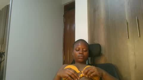 Snapshot of sallysasha254 chatting on 12.10.24 sallysasha254 online show from 12.10.24