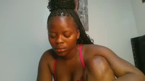 Snapshot of sallysasha254 chatting on 12.30.24 sallysasha254 online show from 12.30.24