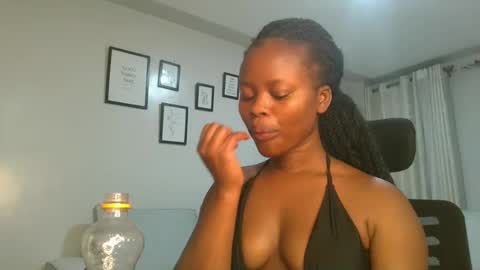 Snapshot of sallysasha254 chatting on 02.25.25 sallysasha254 online show from 02.25.25