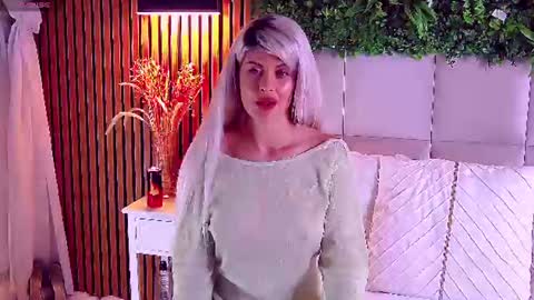 Snapshot of salmaroze chatting on 06.18.26 SalmaRoze online show from 06.18.26