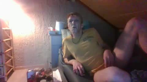 Snapshot of salmo6 chatting on 10.08.25 salmo6 online show from 10.08.25