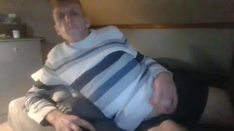 Snapshot of salmo6 chatting on 12.14.25 salmo6 online show from 12.14.25