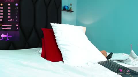 Snapshot of salome_adams1 chatting on 01.27.25 online show from 01.27.25