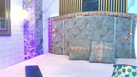 salome_cruxx online show from 12.21.25