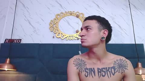 Snapshot of salome_daniel chatting on 01.21.25 salome_daniel online show from 01.21.25