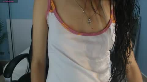 Snapshot of salome_veles chatting on 06.23.26 salome_veles online show from 06.23.26
