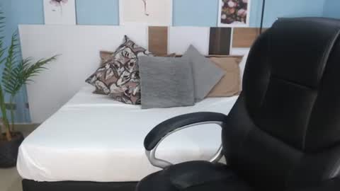 Snapshot of salome_veles chatting on 07.27.26 salome_veles online show from 07.27.26
