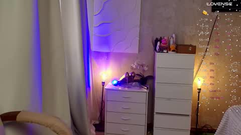 Snapshot of salut_love chatting on 03.23.26 Ruby online show from 03.23.26