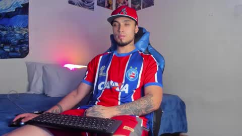 Snapshot of salvatore_dereck chatting on 12.19.25 online show from 12.19.25