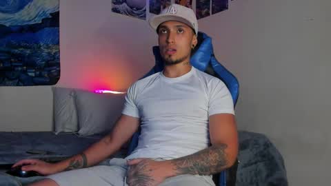 Snapshot of salvatore_dereck chatting on 02.12.26 online show from 02.12.26