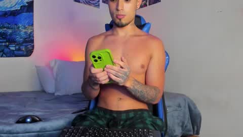 Snapshot of salvatore_dereck chatting on 02.26.26 online show from 02.26.26