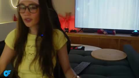 Stefana    or    Samchispas online show from 07.20.26