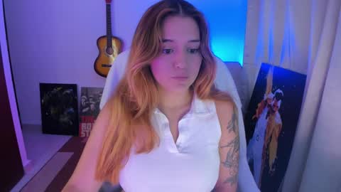 Snapshot of sam_cherry69 chatting on 01.10.25 Samy cherry online show from 01.10.25