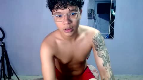 sam_latino22 online show from 11.22.25