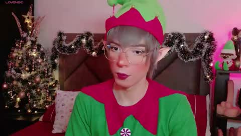 Snapshot of sam_russo chatting on 12.23.25 Sam online show from 12.23.25