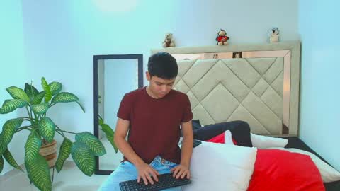 sam_tnt9 online show from 04.08.26