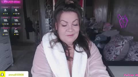 Snapshot of samanta_shy chatting on 10.06.25 Marry online show from 10.06.25