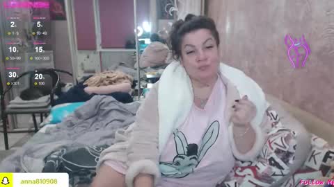 Snapshot of samanta_shy chatting on 10.27.25 Marry online show from 10.27.25