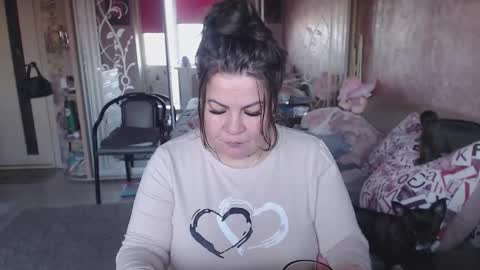 Snapshot of samanta_shy chatting on 11.21.25 Marry online show from 11.21.25