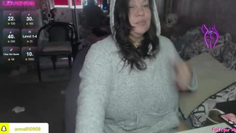 Snapshot of samanta_shy chatting on 12.14.25 Marry online show from 12.14.25