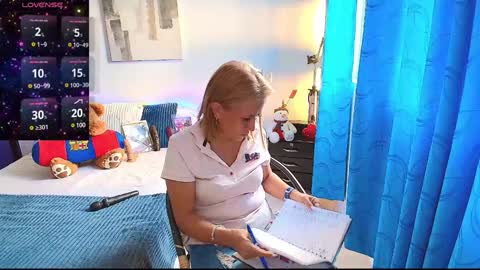 Snapshot of samanta_stone69 chatting on 12.02.24 Samanta Stone online show from 12.02.24