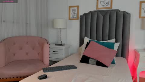 Snapshot of samanta_william chatting on 01.16.25 samanta online show from 01.16.25