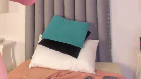 Snapshot of samanta_william chatting on 01.27.25 samanta online show from 01.27.25