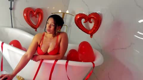 Snapshot of samanta_william chatting on 02.14.25 samanta online show from 02.14.25