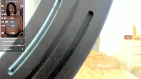 Snapshot of samanta_william chatting on 02.18.25 samanta online show from 02.18.25