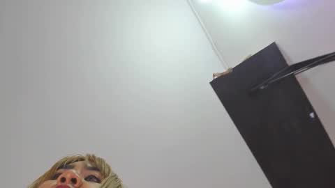 Snapshot of samantaasm chatting on 10.17.25 samantaasm online show from 10.17.25