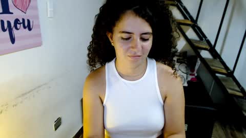 Snapshot of samantha2girl chatting on 12.19.24 samantha online show from 12.19.24