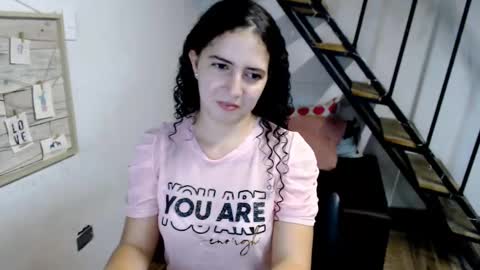 Snapshot of samantha2girl chatting on 03.04.25 samantha online show from 03.04.25