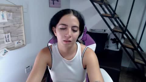 Snapshot of samantha2girl chatting on 10.20.25 samantha online show from 10.20.25