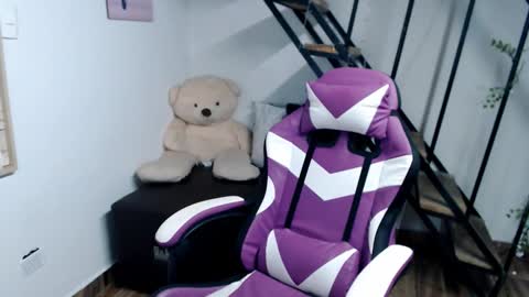 Snapshot of samantha2girl chatting on 11.23.25 samantha online show from 11.23.25