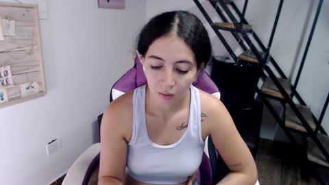 Snapshot of samantha2girl chatting on 11.26.25 samantha online show from 11.26.25