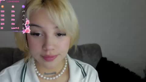 Snapshot of samantha_browwnn chatting on 02.17.25 samantha_browwnn online show from 02.17.25