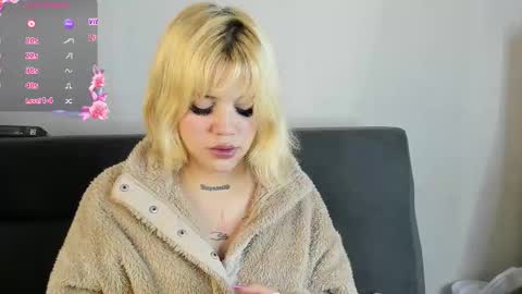 Snapshot of samantha_browwnn chatting on 10.06.25 samantha_browwnn online show from 10.06.25