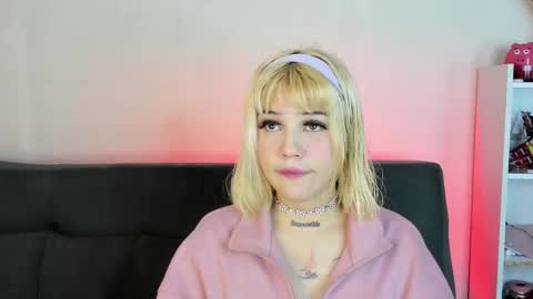 Snapshot of samantha_browwnn chatting on 10.29.25 samantha_browwnn online show from 10.29.25