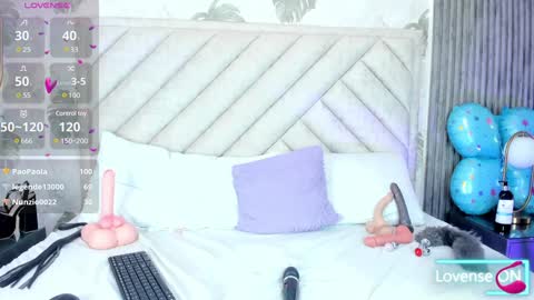 Snapshot of samantha_duque11 chatting on 01.05.25 Samantha online show from 01.05.25