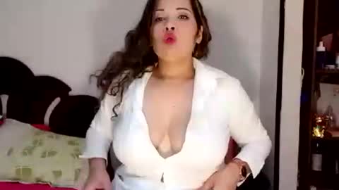 Samantha  Gomez  online show from 02.12.25