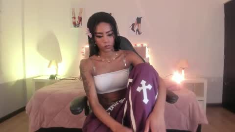 Snapshot of samantha_spike chatting on 05.12.26 Samantha online show from 05.12.26