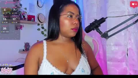 Samantha Bloom  online show from 03.07.25