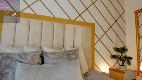 Snapshot of samanthaclay chatting on 02.18.25 online show from 02.18.25