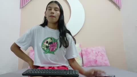 Snapshot of samanthalaurent chatting on 05.28.26 samanthalaurent online show from 05.28.26