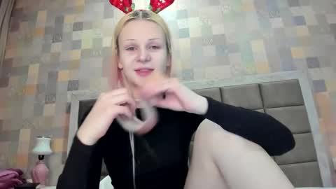 Snapshot of samanthamiasnik1 chatting on 12.11.24 Samantha online show from 12.11.24