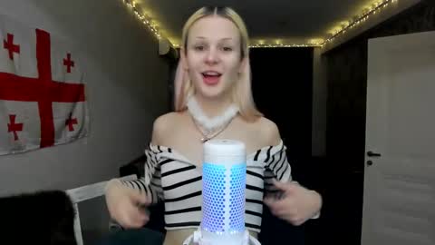 Snapshot of samanthamiasnik1 chatting on 01.05.25 Samantha online show from 01.05.25