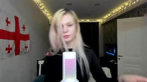 Snapshot of samanthamiasnik1 chatting on 01.14.25 Samantha online show from 01.14.25