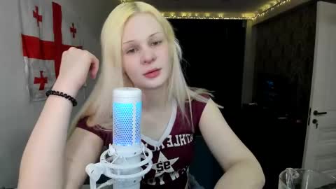 Snapshot of samanthamiasnik1 chatting on 02.20.25 Samantha online show from 02.20.25